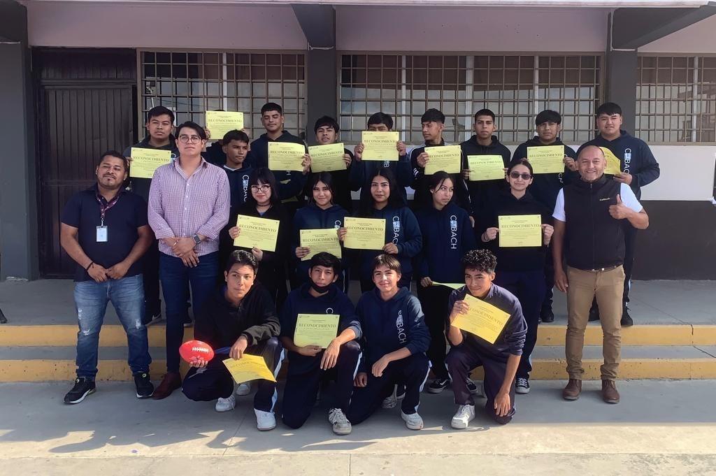 ENTREGÓ IMJUV EQUIPO DEPORTIVO Y REHABILITÓ CANCHA DE COBACH EN LA MORITA. lasnoticias.info