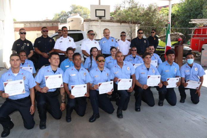 Concluyen 17 jóvenes de la Primera Generación de Salvavidas capacitación de la Academia de Rescate Acuático Municipal. lasnoticias.info