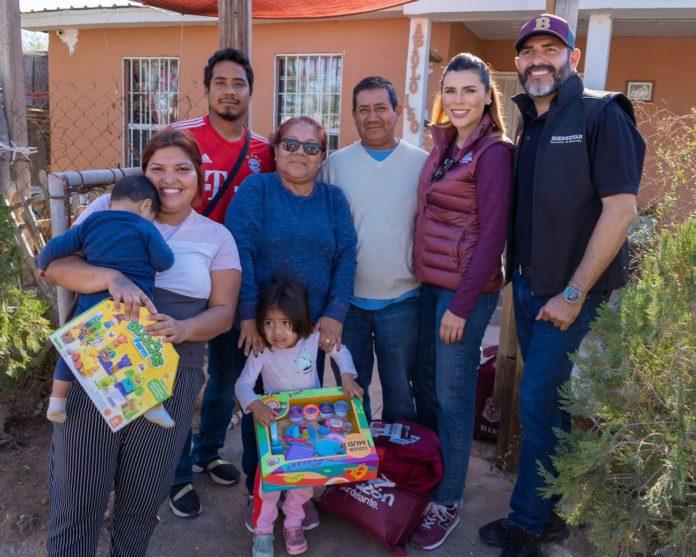 LLEVA MARINA DEL PILAR CENAS NAVIDEÑAS Y REGALOS A LA COMUNIDAD. lasnoticias.info