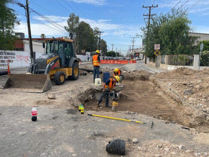 REPARA CESPM POZO DE VISITA Y TUBERÍAS DE BOCA DE TORMENTA EN COLONIA PROHOGAR. lasnoticias.info