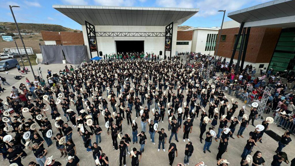 CELEBRAN LUNADA VAQUERA CON BAILE MONUMENTAL EN CEART ROSARITO. lasnoticias.info