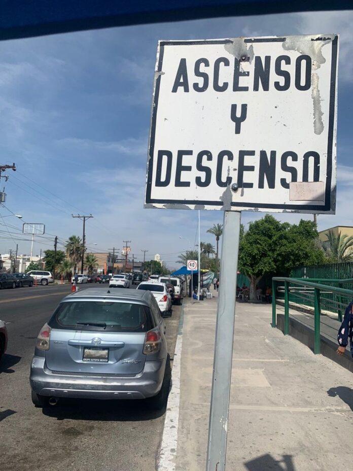 REMOLCA IMOS A VEHÍCULOS ESTACIONADOS EN PARADAS DE TRANSPORTE PÚBLICO. lasnoticias.info