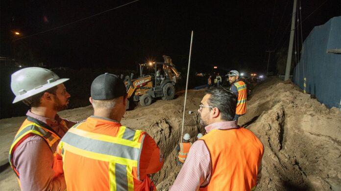 SUPERVISAN INSTALACIÓN DE TUBERÍA EN CALLE 4TA Y PALMAR DE SANTA ANITA. lasnoticias.info